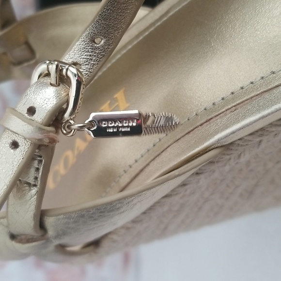 New Coach Dottie Metallic Tumbled Platinum Wedge Sandals - Picture 9 of 10